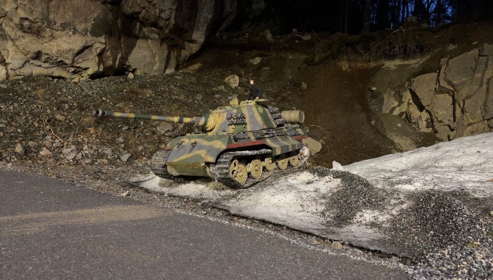 1/6 scale RC King Tiger tank in snow